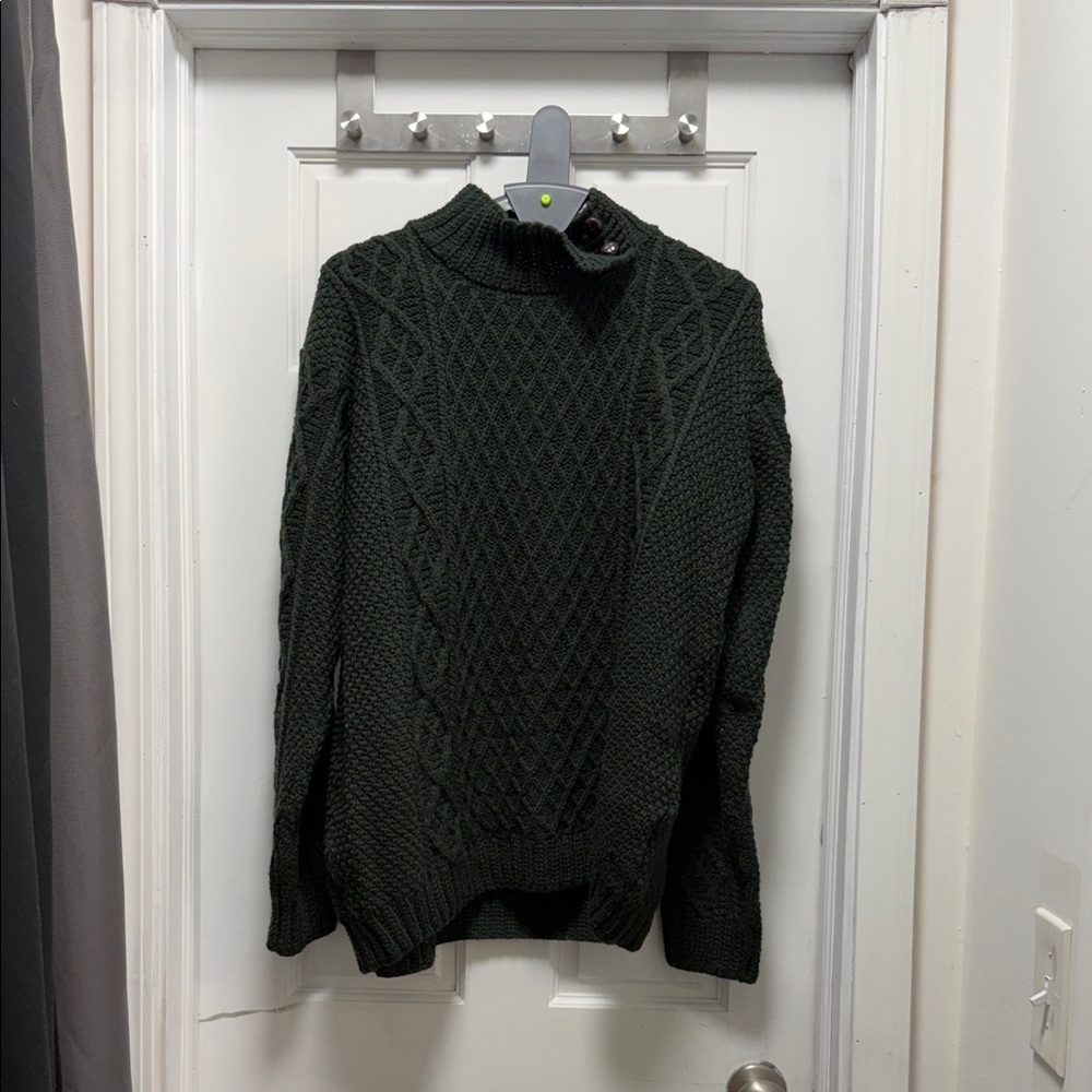 Elegant Forest Green Turtleneck Sweater